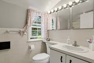10 Crest Rd, Danbury, CT 06811 - Photo 21