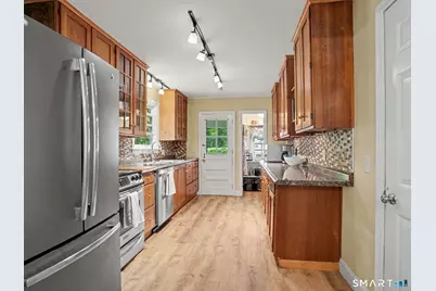 10 Crest Road, Danbury, CT 06811 - Photo 9