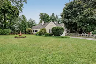 10 Crest Rd, Danbury, CT 06811 - Photo 35
