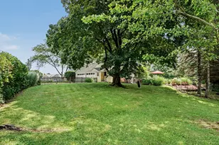 10 Crest Rd, Danbury, CT 06811 - Photo 33