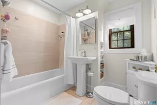 6 Collins Pkwy, Meriden, CT 06450 - Photo 27