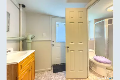 82 Sande Avenue, Waterbury, CT 06706 - Photo 25