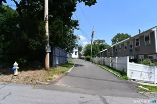42 Poe Ct, Fairfield, CT 06825 - Photo 19