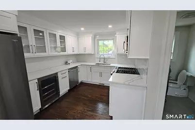 42 Poe Court, Fairfield, CT 06825 - Photo 5