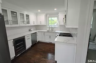 42 Poe Ct, Fairfield, CT 06825 - Photo 5