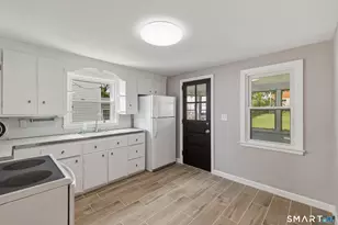 98 Mountain St, Hartford, CT 06106 - Photo 11