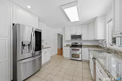 207 Barncroft Road, Stamford, CT 06902 - Photo 9