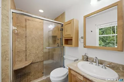 207 Barncroft Road, Stamford, CT 06902 - Photo 15