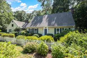 85 Dean Rd, East Lyme, CT 06333 - Photo 1