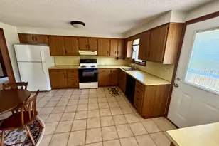 1130-R Blue Hills Ave, Bloomfield, CT 06002 - Photo 7