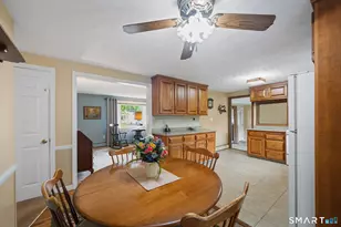 25 Litchfield Dr, Enfield, CT 06082 - Photo 13