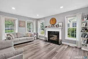 371 Tyler Ave, Groton, CT 06340 - Photo 5