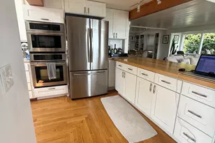 19 White Top Ln Ln, Guilford, CT 06437 - Photo 3