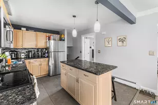 35 Wedgewood Dr, Waterbury, CT 06705 - Photo 9