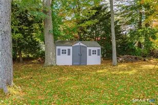 33 Sky View Dr, West Hartford, CT 06117 - Photo 37