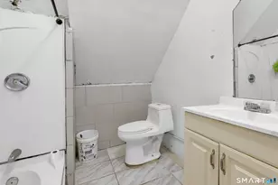 17 Sarsfield St, Waterbury, CT 06704 - Photo 31
