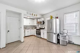 17 Sarsfield St, Waterbury, CT 06704 - Photo 11