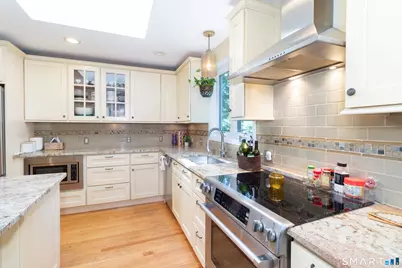 8 Glen Circle, North Branford, CT 06471 - Photo 9