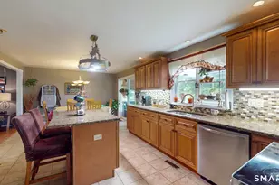 345 Goodwin St, East Hartford, CT 06108 - Photo 11