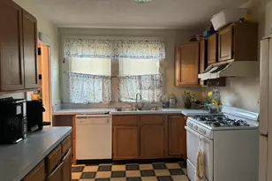 27 Harker Ave, Waterbury, CT 06705 - Photo 9