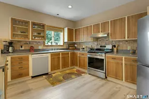 3C Flak Ln, New Fairfield, CT 06812 - Photo 11