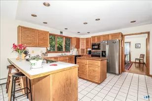 4 Deerfield Rd, Brookfield, CT 06804 - Photo 9