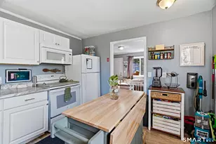 8 Midway Oval, Groton, CT 06340 - Photo 9