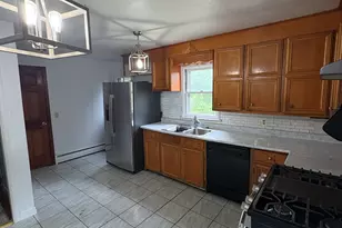 50 Crest St, New London, CT 06320 - Photo 3