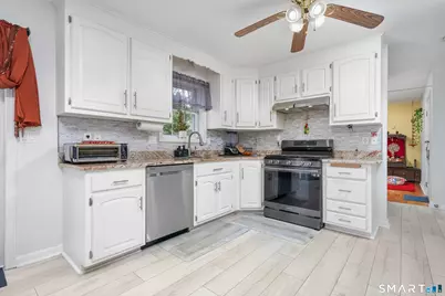 14 Lincoln Street, Farmington, CT 06085 - Photo 9