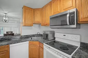 60 Meetinghouse Village, Meriden, CT 06450 - Photo 3