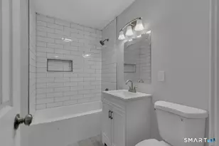 29 Coolidge St, Windsor Locks, CT 06096 - Photo 9