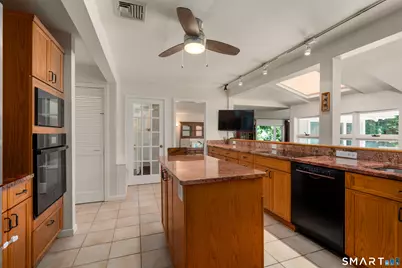 21 Hampton Lane, New Canaan, CT 06840 - Photo 7