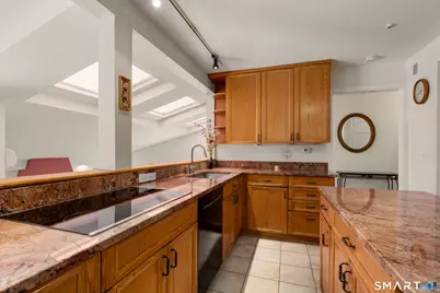 21 Hampton Lane, New Canaan, CT 06840 - Photo 9