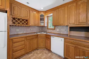 288 Knob Hill Rd, Meriden, CT 06451 - Photo 17