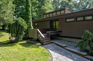 15 Brookridge Dr, Avon, CT 06001 - Photo 1