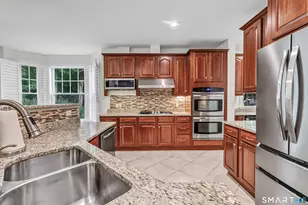 20 Penny Ln, Bethel, CT 06801 - Photo 5