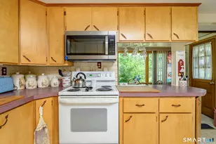 8 Norman Ave, Thompson, CT 06277 - Photo 9