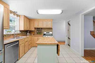22 Cleveland Street, Enfield, CT 06082 - Photo 9