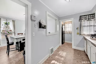 250 Hillside Avenue, Hartford, CT 06106 - Photo 7