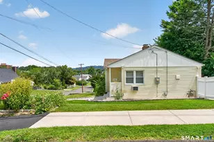 10 Seeley St, Danbury, CT 06810 - Photo 7