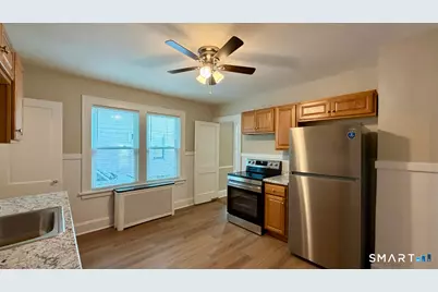 77 Astoria Avenue, Bridgeport, CT 06604 - Photo 7