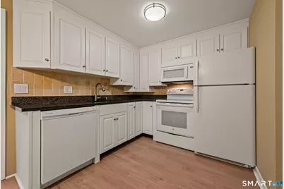 1581 Meriden Waterbury Turnpike #8, Southington, CT 06489 - Photo 3