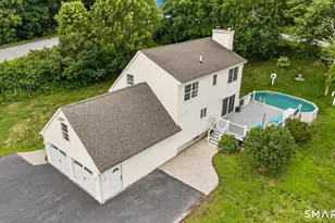11 Huntington Dr, Plainfield, CT 06374 - Photo 3