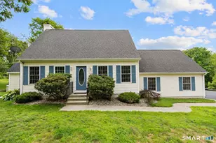 11 Huntington Dr, Plainfield, CT 06374 - Photo 1
