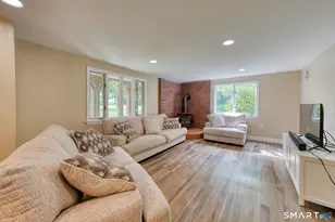 1010 Strong Rd, South Windsor, CT 06074 - Photo 5