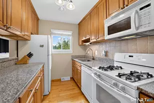 405 Timber Ln, Canton, CT 06019 - Photo 17