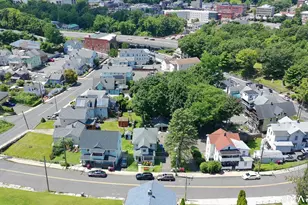 350 High St, Naugatuck, CT 06770 - Photo 3
