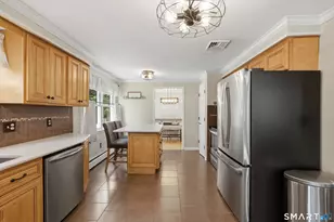 15 Deer Run Ln, North Haven, CT 06473 - Photo 7