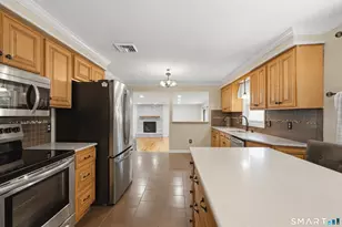 15 Deer Run Ln, North Haven, CT 06473 - Photo 9