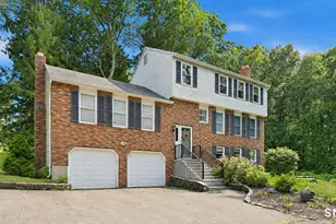 15 Deer Run Ln, North Haven, CT 06473 - Photo 1